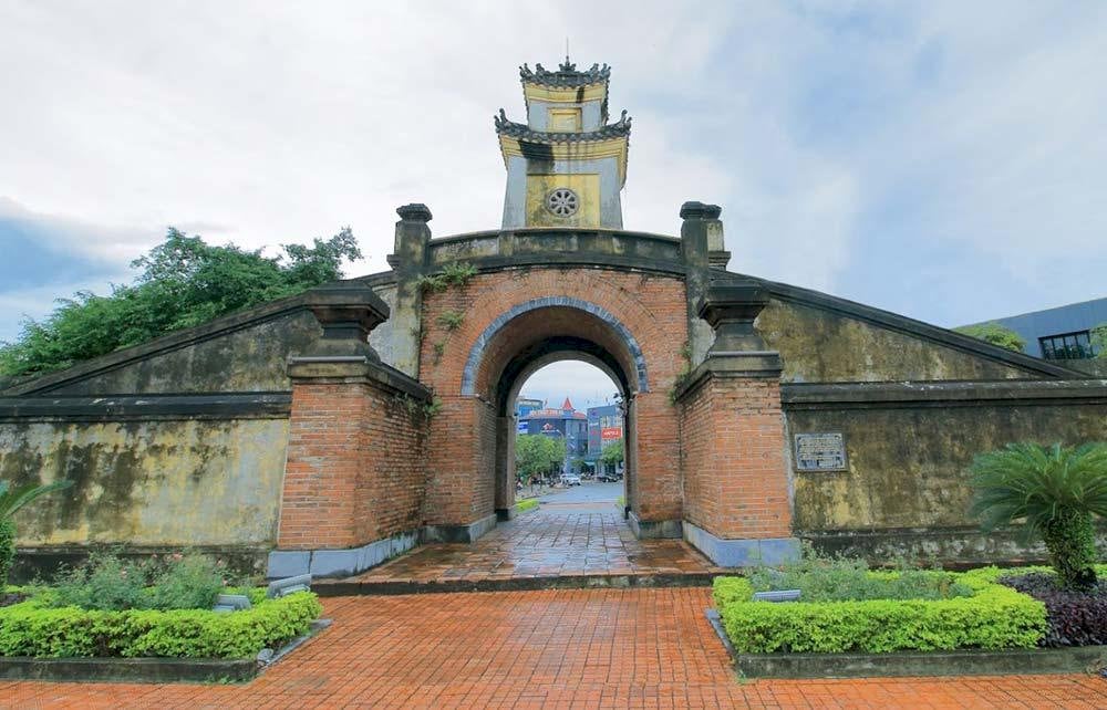 Quảng Bình Quan 